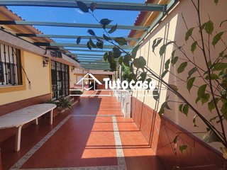 Chalet en venta en Montequinto en Dos Hermanas