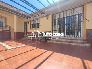 Chalet en venta en Montequinto en Dos Hermanas