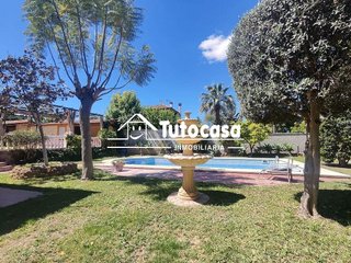 Chalet en venta en Montequinto en Dos Hermanas