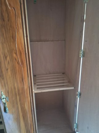 Armario antiguo de madera