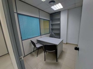 Oficina en alquiler en Navas en Barcelona