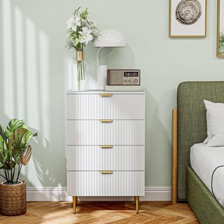 Cómoda de Dormitorio 4 Cajones Estriados, Cómoda Moderna con Manijas y Patas Doradas, Mueble para Sala de Estar, Habitación Infantil y Pasillo en Madera, 60X40X96 Cm, Blanco