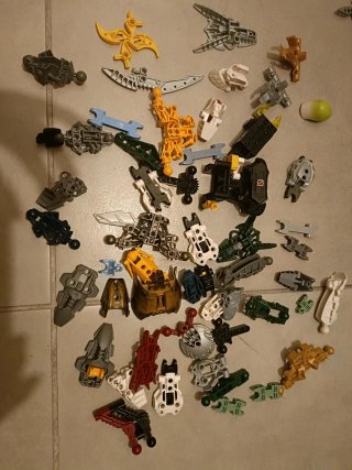 Lego Bionicle pezzi sfusi
