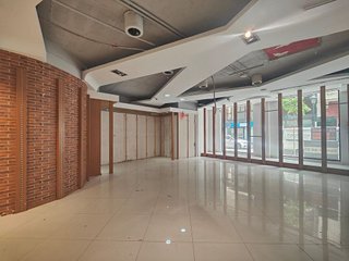 Local comercial en alquiler en Centro en Elche