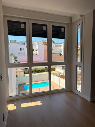 Piso en alquiler en Valdeacederas en Madrid