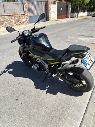 Kawasaki Z900 Negra y Verde