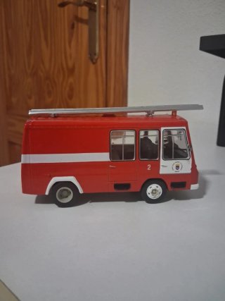 Pegaso sava cosmos bomberos de Pamplona 1/43.