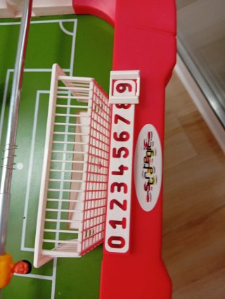 Futbolín infantil con patas