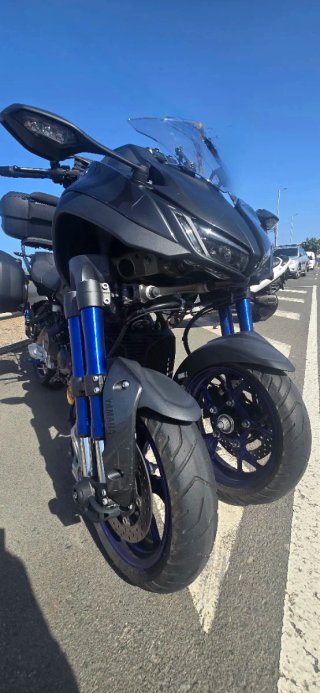 Yamaha Niken 2021 - 11.500 km
