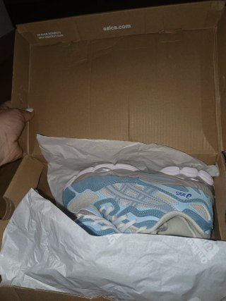 Zapatillas Asics azules y grises