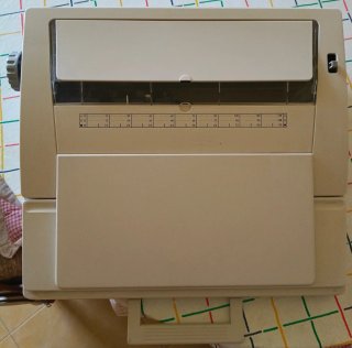 Máquina de escribir electrónica Olympia Prestige
