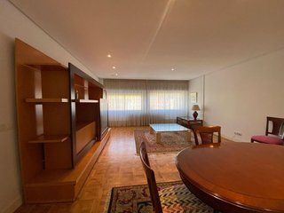 Piso en alquiler en Plaza España - Villa Pilar - Reyes Católicos - Vadillos en Burgos