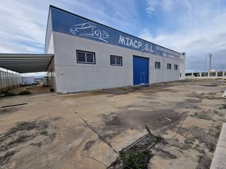 Nave industrial en venta en Coria