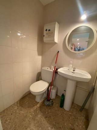 Local comercial en alquiler en Instituts - Universitat en Lleida