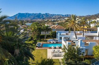 Chalet en alquiler en Elviria en Marbella