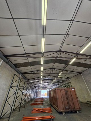 Nave industrial en alquiler en Canovelles