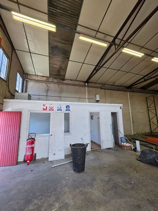 Nave industrial en alquiler en Canovelles