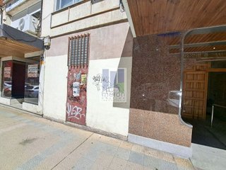 Local comercial en venta en Plaza España - Villa Pilar - Reyes Católicos - Vadillos en Burgos