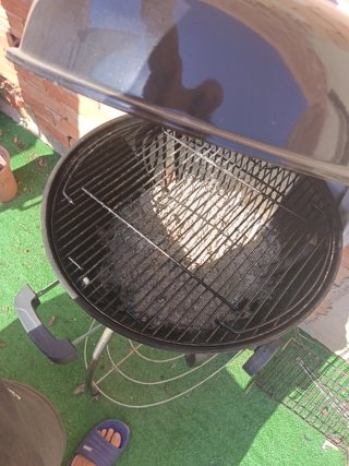 Barbacoa Negra Metal y Plástico