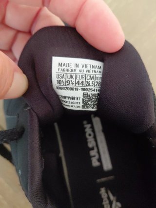 Zapatillas Reebok Negras y Blancas