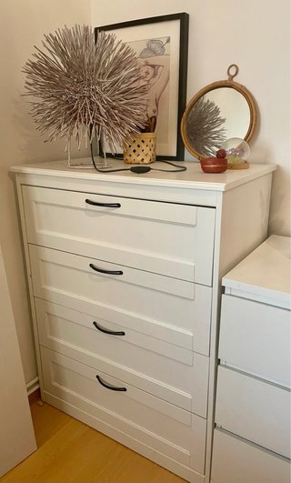 Cómoda Songesand IKEA blanca 4 cajones