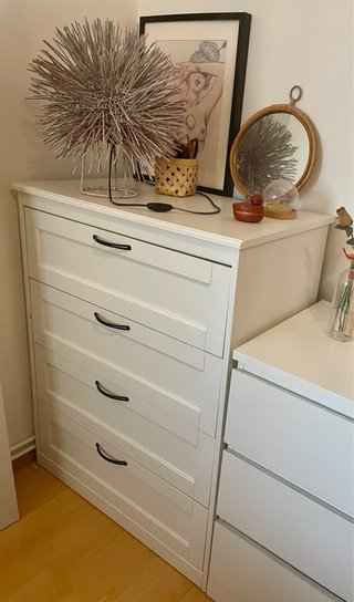 Cómoda Songesand IKEA blanca 4 cajones