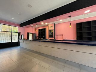 Local comercial en alquiler en Adurtza - Aretxabaleta en Vitoria-Gasteiz