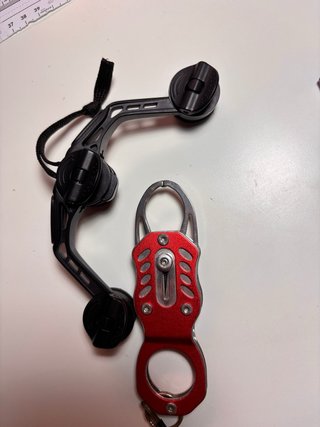 Máquina FG Knot Assist y boca grip pesca