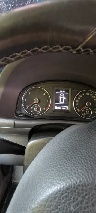 Se vende Touran funciona muy bien