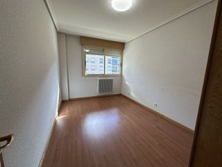 Piso en venta en Portillejo - Valdegastea en Logroño