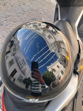Casco de moto negro AXXIS con visera