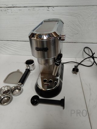 Cafetera de Bomba de Acero - De'Longhi Dedica