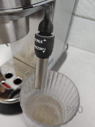 Cafetera de Bomba de Acero - De'Longhi Dedica