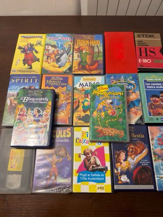 Lote 35 Películas VHS Disney, Pixar y Clásicos