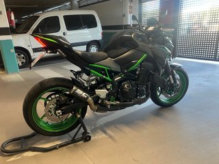 Kawasaki Z900 125cv 2023 Negra/Verde