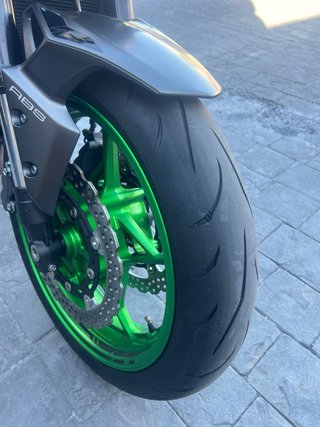 Kawasaki Z900 125cv 2023 Negra/Verde
