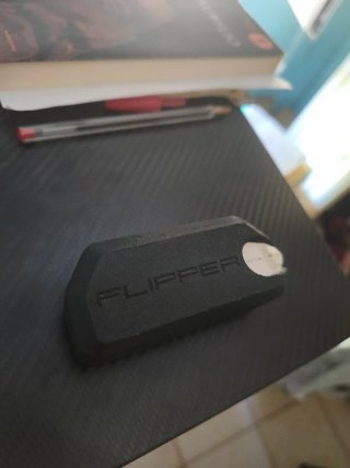 Flipper Zero con cover custom