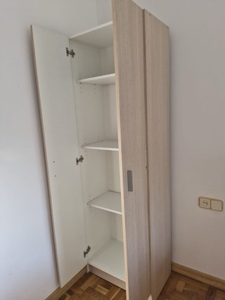 Armario estrecho madera (casi nuevo)