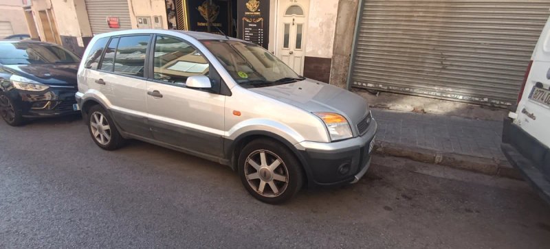 Ford Fusion 2009 - foto 1