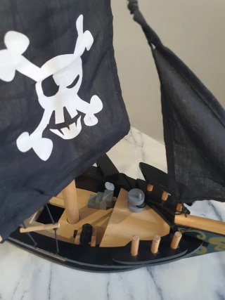 Barco Pirata de madera. Damerik