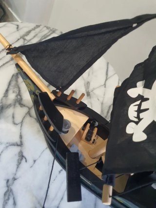 Barco Pirata de madera. Damerik