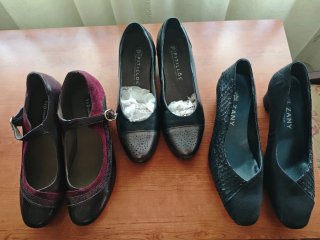 3 pares de zapatos de tacón