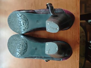 3 pares de zapatos de tacón
