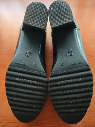 3 pares de zapatos de tacón