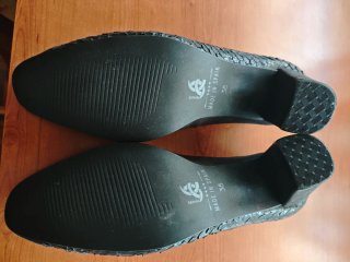3 pares de zapatos de tacón