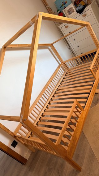 Letto per bambini/giovani in legno con cassettiera