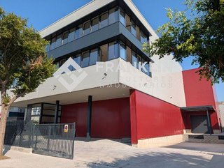 Nave industrial en alquiler en La Marina del Prat Vermell en Barcelona