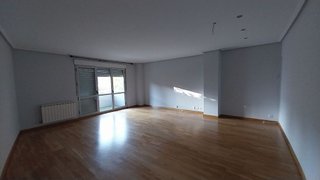 Piso en alquiler en Las Eras de Renueva en León