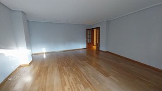 Piso en alquiler en Las Eras de Renueva en León