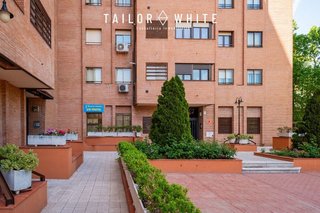 Trastero en alquiler en La Paz en Madrid